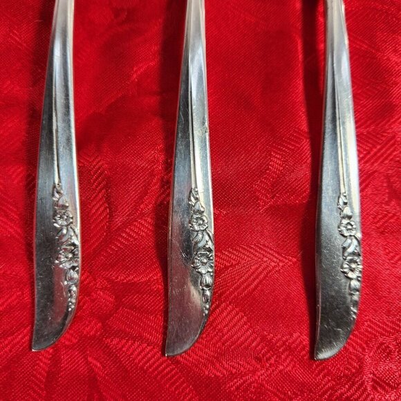Vintage 1881 Rogers Oneida Lilac Time Oval Tablepoon Set of 6 Silverplate - Picture 5 of 14